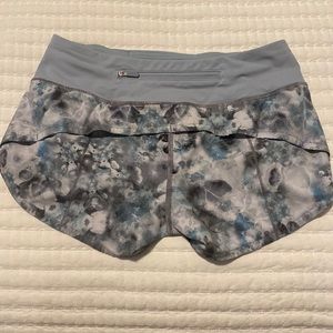 Lululemon speed up size 2 shorts!